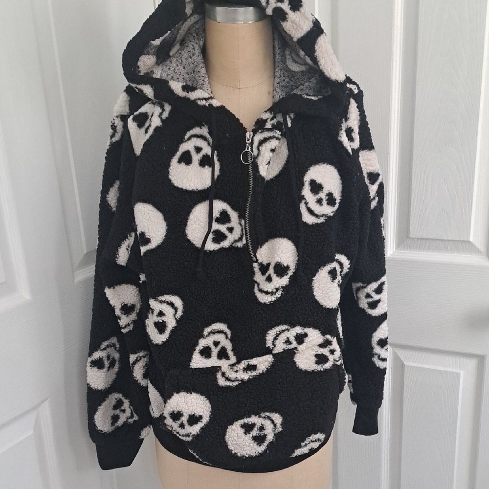 No Boundaries Black and White Skull Fleece Hoodie